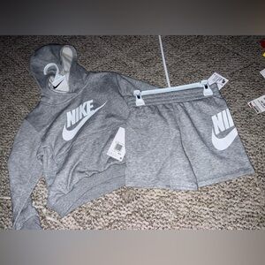 NWT Boys Nike Hoodie & Shorts Set Size 5